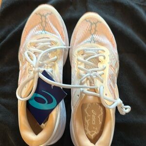 ASICS Dynamic Duomax athletic shoes.  NEW with tags. Size 9